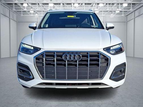 Glacier White Metallic 2021 Audi Q5 45 Premium