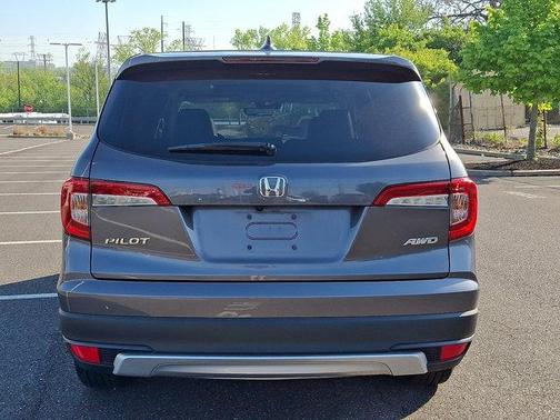 Modern Steel Metallic 2019 Honda Pilot EX-L