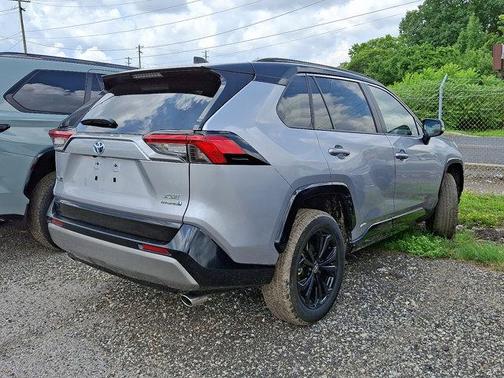 2024 Toyota RAV4 Hybrid SE