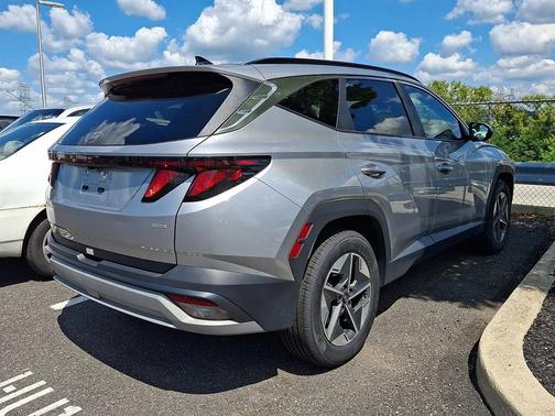 Shimmering Silver 2025 Hyundai TUCSON SEL