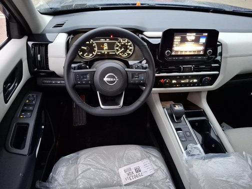 2025 Nissan Pathfinder SV 4WD