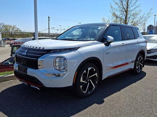 White Diamond/Black Roof 2024 Mitsubishi Outlander PHEV SE Ralliart