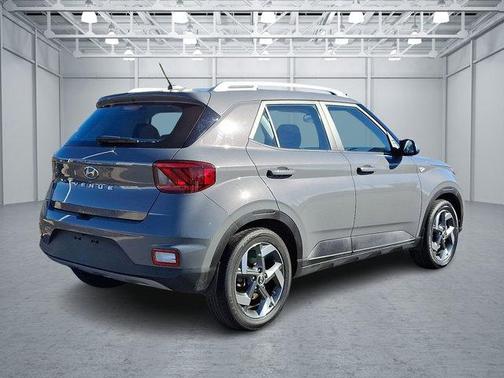 2023 Hyundai VENUE SEL