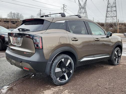 Canyon Bronze Metallic 2026 Nissan Kicks SR