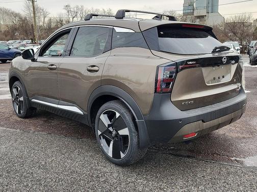 Canyon Bronze Metallic 2026 Nissan Kicks SR