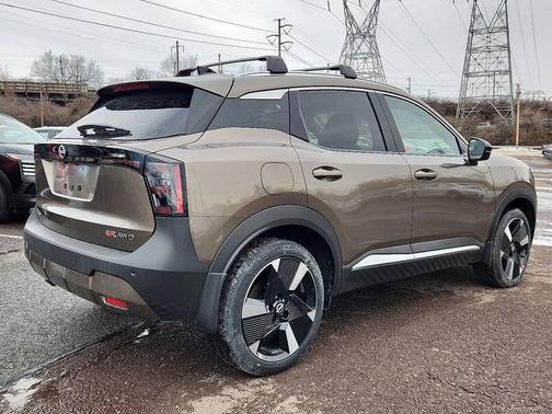Canyon Bronze Metallic 2026 Nissan Kicks SR