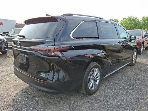 2024 Toyota Sienna XLE 7 Passenger
