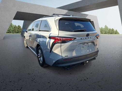 2022 Toyota Sienna XLE