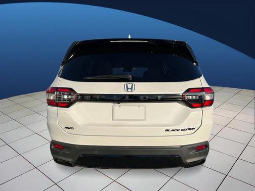 Platinum White Pearl 2026 Honda Pilot Black Edition