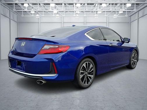 Still Night Pearl 2017 Honda Accord EX