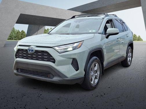 2022 Toyota RAV4 Hybrid XLE