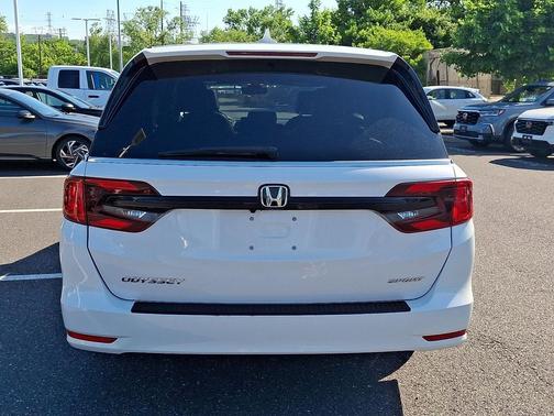 Platinum White Pearl 2024 Honda Odyssey Sport