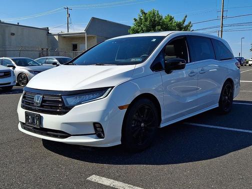 Platinum White Pearl 2024 Honda Odyssey Sport