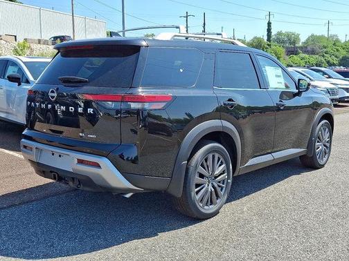 2025 Nissan Pathfinder SL 4WD