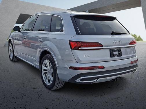 2021 Audi Q7 55 Premium Plus