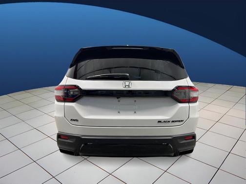 Platinum White Pearl 2026 Honda Pilot Black Edition