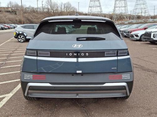 2025 Hyundai IONIQ 5 SE