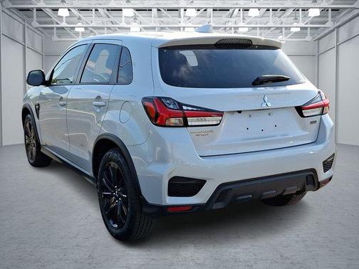 White Diamond 2025 Mitsubishi Outlander Sport 2.0 LE