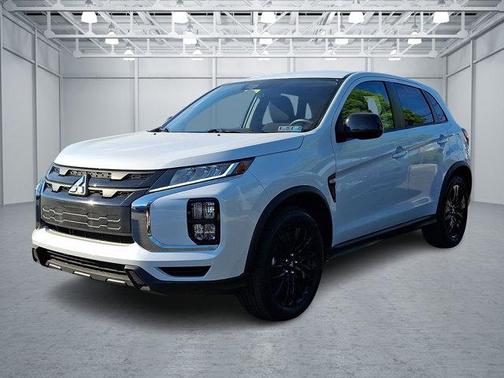 White Diamond 2025 Mitsubishi Outlander Sport 2.0 LE