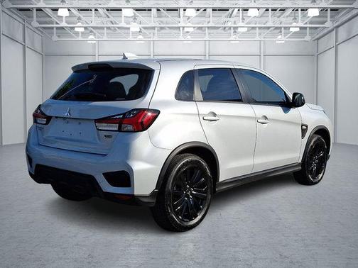 White Diamond 2025 Mitsubishi Outlander Sport 2.0 LE