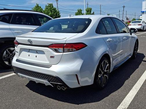 Wind Chill Pearl 2022 Toyota Corolla SE