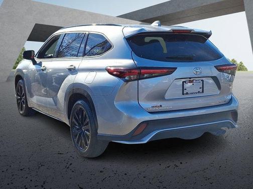 2025 Toyota Highlander XSE