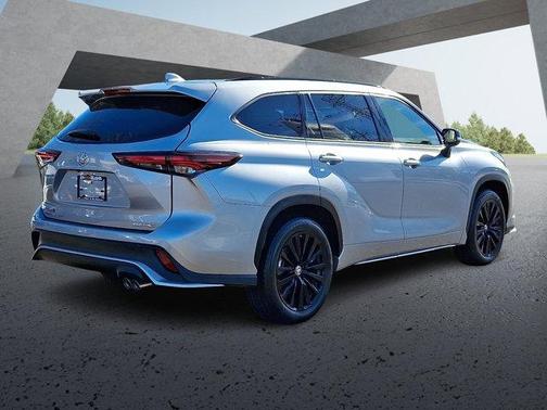 2025 Toyota Highlander XSE