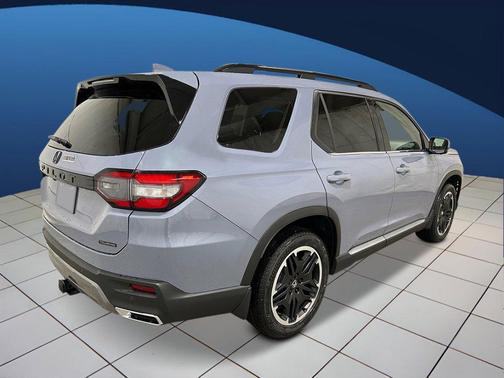 Sonic Gray Pearl 2026 Honda Pilot Touring 8-Passenger