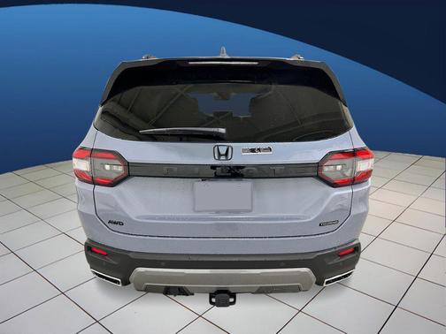 Sonic Gray Pearl 2026 Honda Pilot Touring 8-Passenger