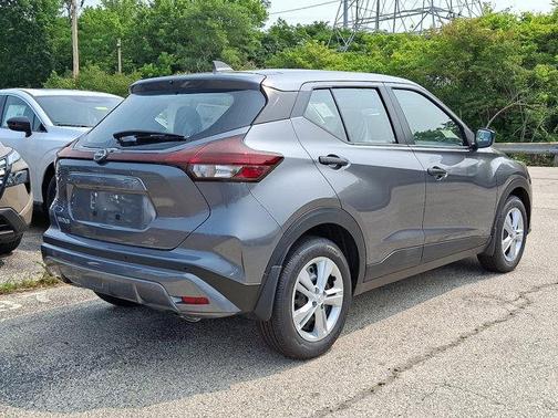 2025 Nissan Kicks S