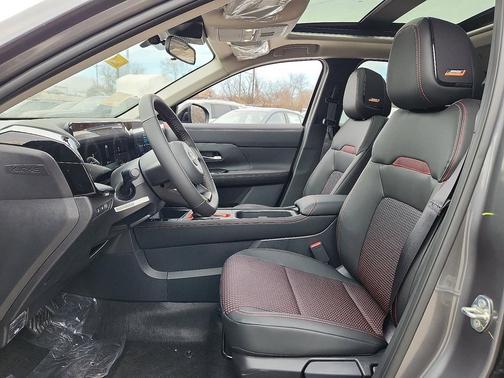 Gun Metallic 2026 Nissan Kicks SR
