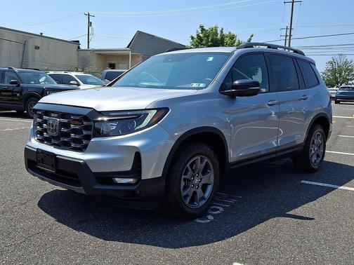 Lunar Silver Metallic 2024 Honda Passport AWD TrailSport