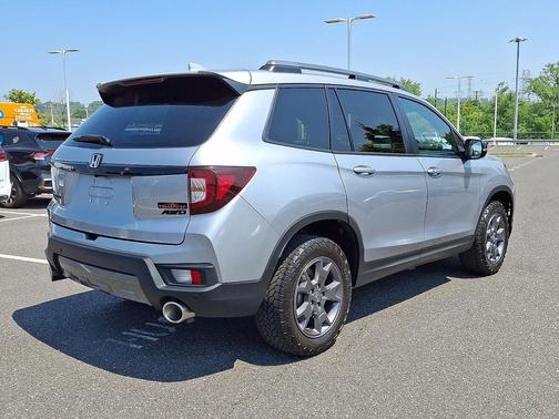 Lunar Silver Metallic 2024 Honda Passport AWD TrailSport