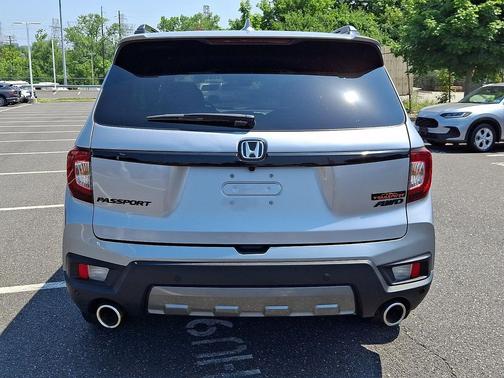 Lunar Silver Metallic 2024 Honda Passport AWD TrailSport