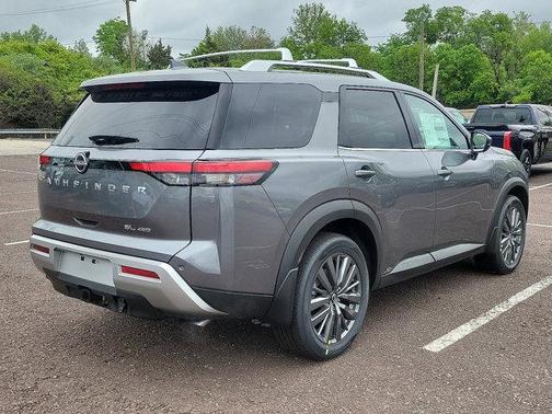 2025 Nissan Pathfinder SL 4WD