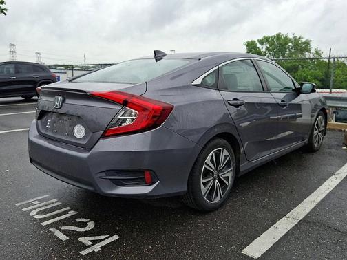 Modern Steel Metallic 2017 Honda Civic EX-L