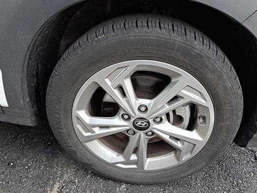 Lunar White 2023 Hyundai KONA SEL