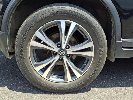 Magnetic Black 2017 Nissan Rogue SL
