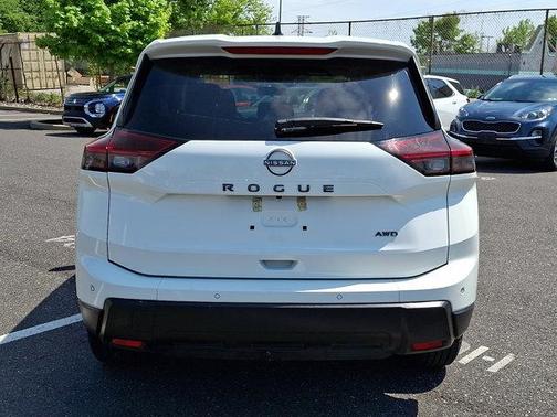 Glacier White 2024 Nissan Rogue S