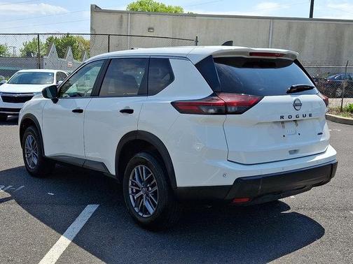 Glacier White 2024 Nissan Rogue S