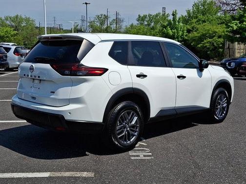 Glacier White 2024 Nissan Rogue S