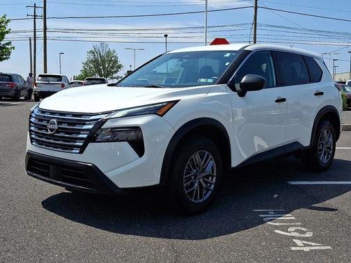 Glacier White 2024 Nissan Rogue S