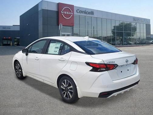 Aspen White Tricoat 2025 Nissan Versa 1.6 SV