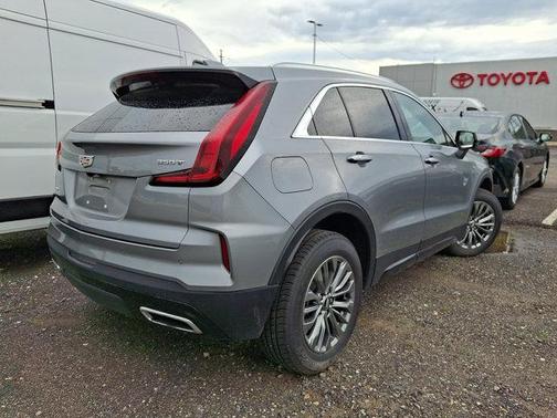 Argent Silver Metallic 2025 Cadillac XT4 Premium Luxury