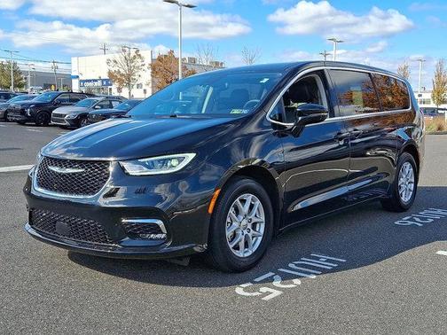 2024 Chrysler Pacifica Touring L