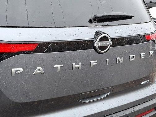 2025 Nissan Pathfinder SV 4WD