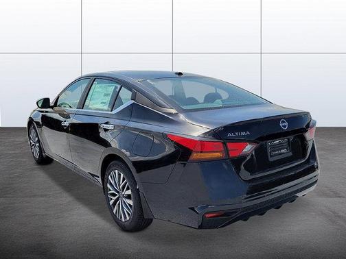 Super Black 2026 Nissan Altima SV FWD