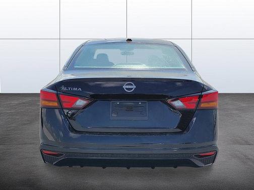 Super Black 2026 Nissan Altima SV FWD