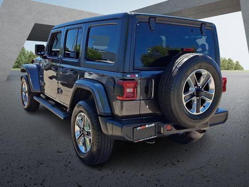 Granite Crystal Metallic Clearcoat 2019 Jeep Wrangler Unlimited Sahara