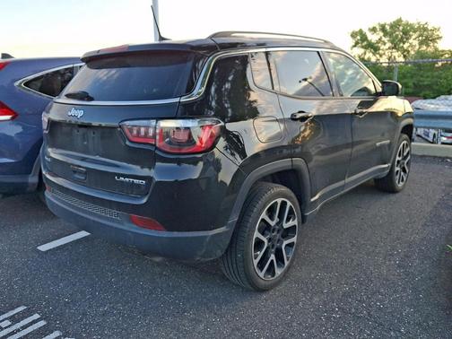 Diamond Black Crystal Pearlcoat 2018 Jeep Compass Limited